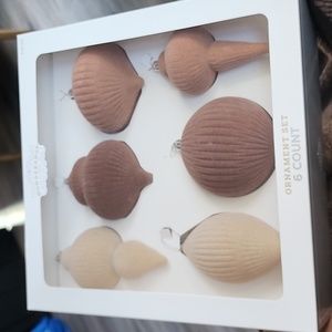 Flocked Ornament Set